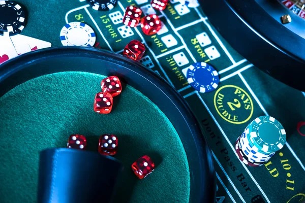 nagatoto Ceme Online live table with professional dealer showing two cards